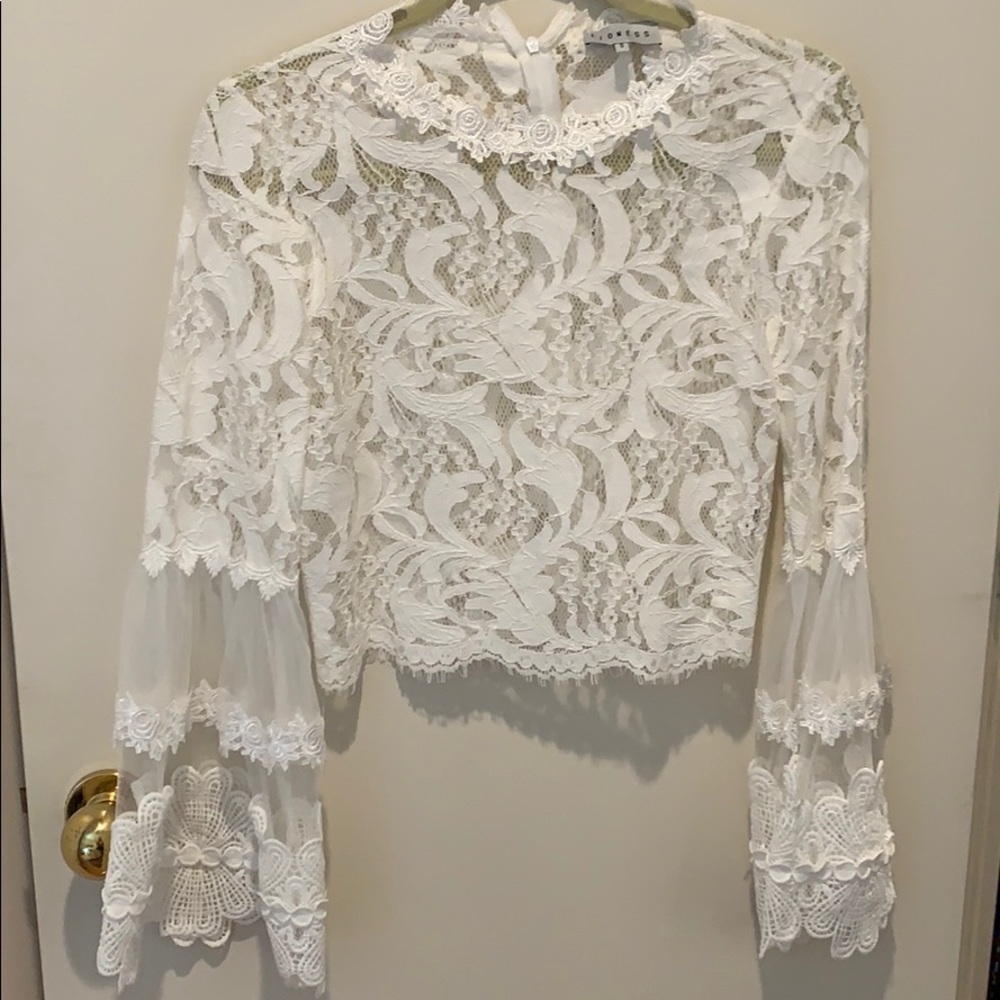 White lace crop topNWT